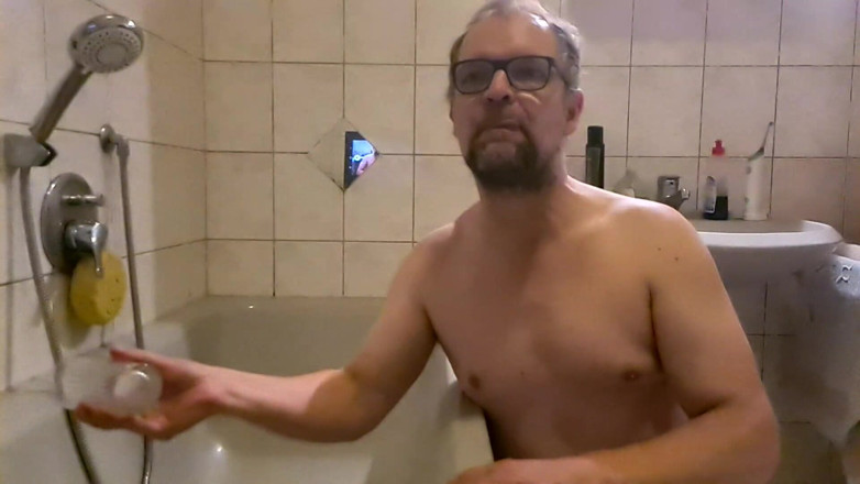 Alpin316: Belle pisse dans un verre dans Slo-mo puis ma propre...