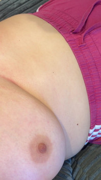 Lucky Hookup Fickt Meine Möpse Und Bedeckt Meine Titten in Seinem Sperma