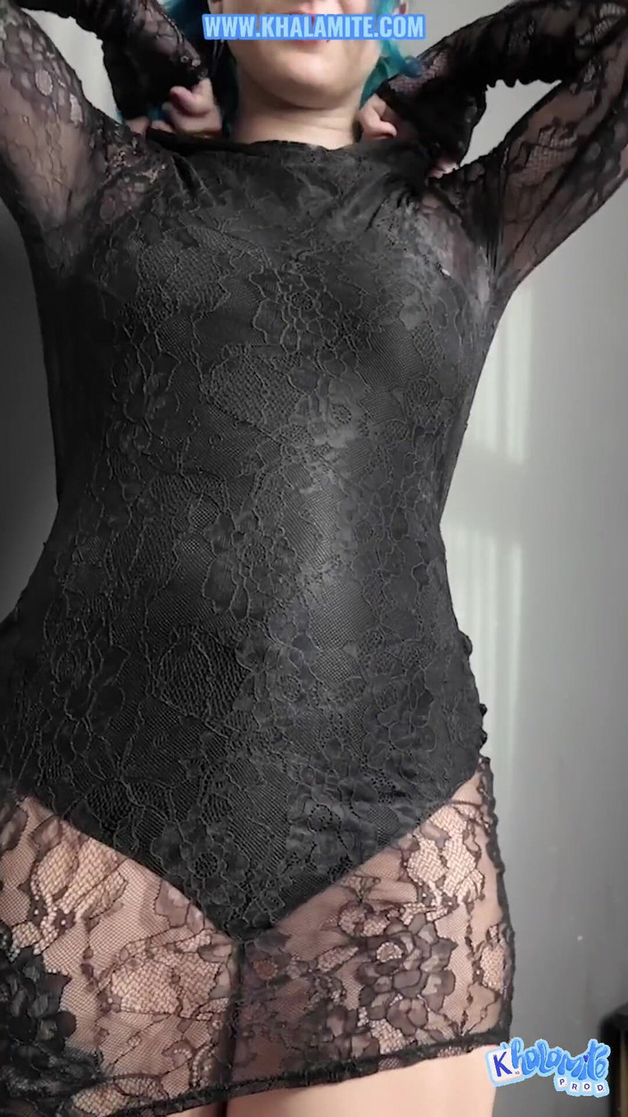 Khalamite: 내 새 드레스를 입어보려고 - 벌거벗은 소녀