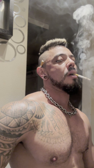 Reds and Muscles: Hanya Merah Sebelum Katil