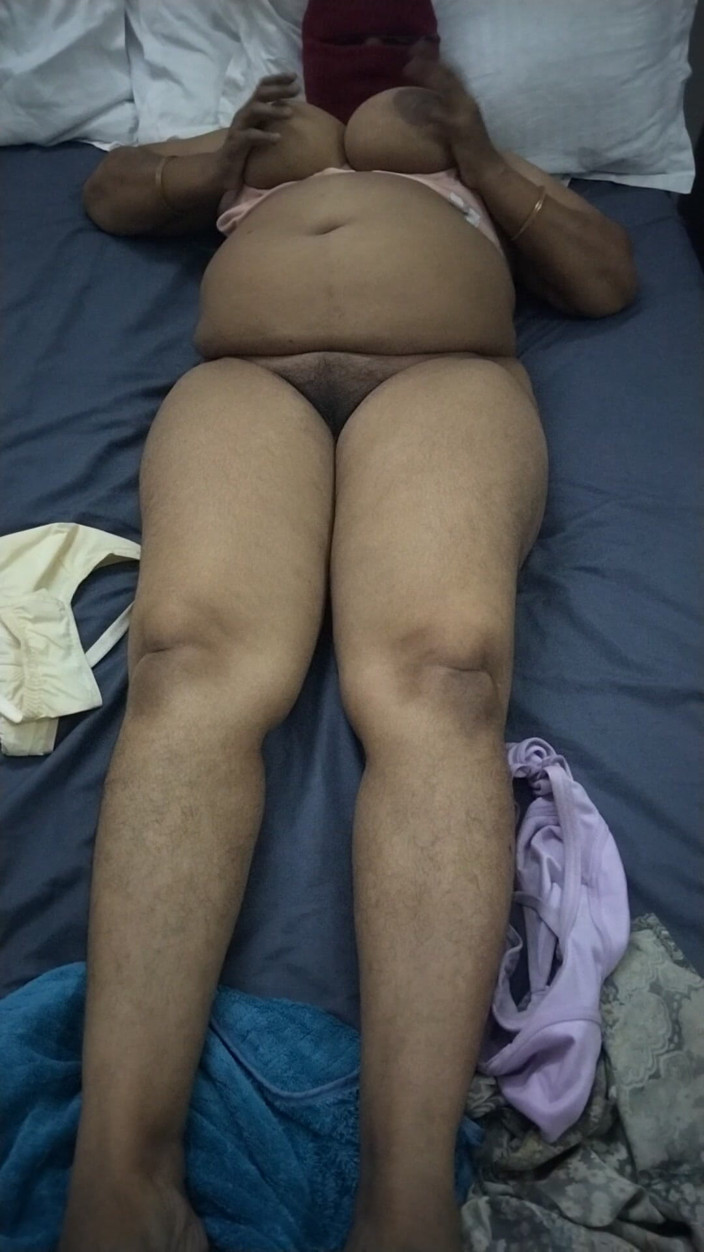 Tamil lesbian: Dirty Talking Hot Tamil Aunty