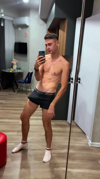 Nick Lewis: Çok azgınım, hadi birlikte mastürbasyon yapalım