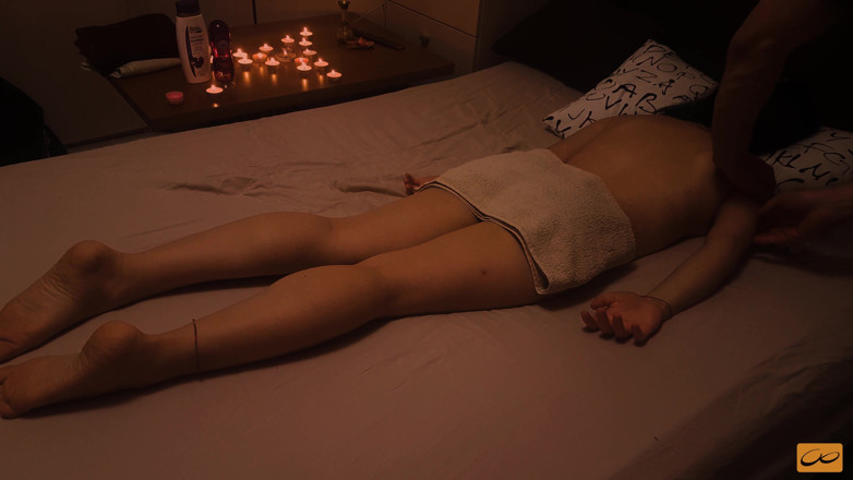 Unlimited Orgasm: Sensuele oliemassage verandert in neuken en laat me klaarkomen - nuru...
