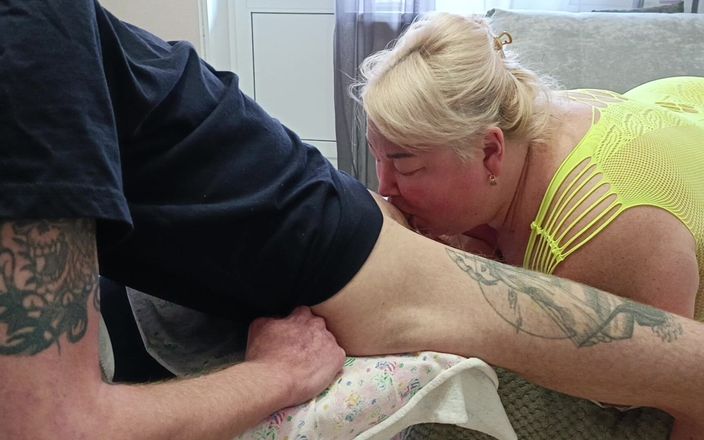 Zona901: Свекруха відсмоктує велику порцію гарячої сперми з члена і ковтає її