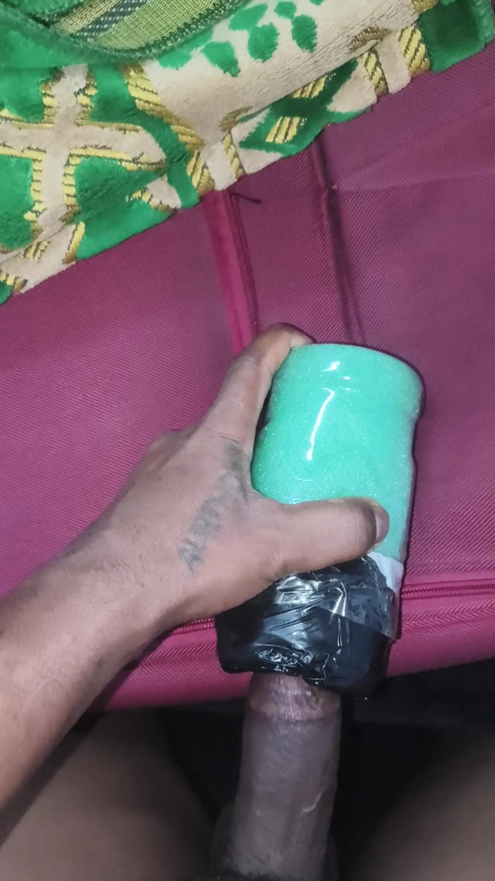 mehedi123Bow: Bhabhi Ki Yaad Mai Takiya Dunkelzimmerjunge