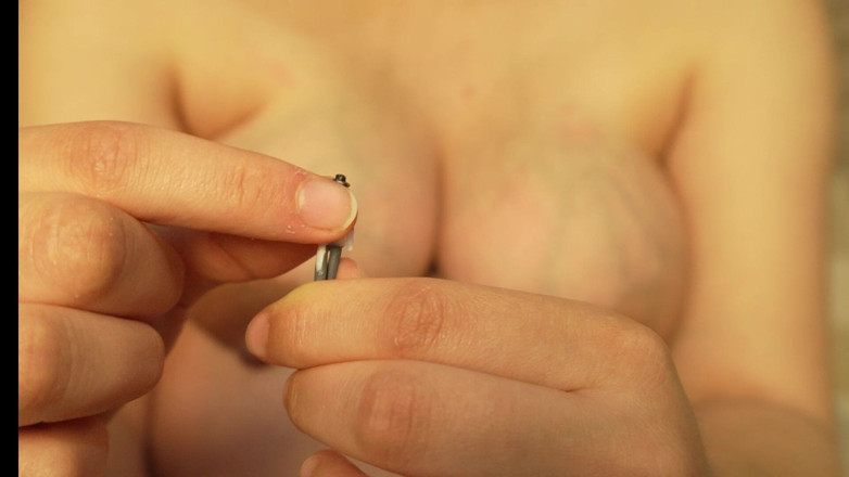 AmayaMori: Giantess Stepmom Orders Tiny Men Online They Have No Escape