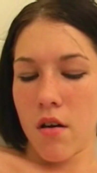 Cute Teen Allie Sin Masturbation in Bathtub