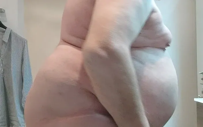 Karlchengeil: My Boobs Red From the Belt