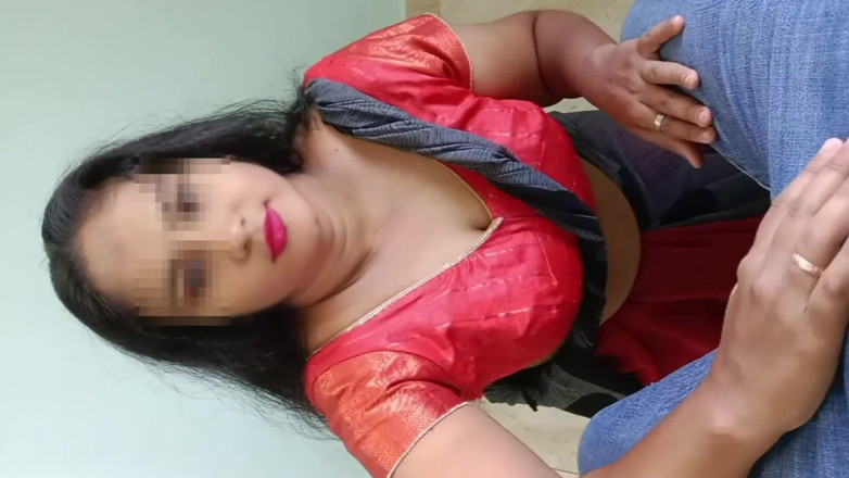 Indian Disha: Adik tiri india dengan besar yang aduhai pengen pecah perawan...