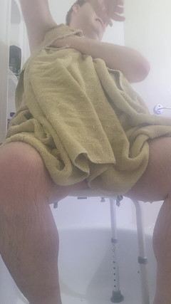 Caressonnous: Biorę prysznic