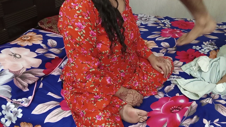 QueenbeautyQB: Indian Wife Stops the Husband After a Shocking Mistake