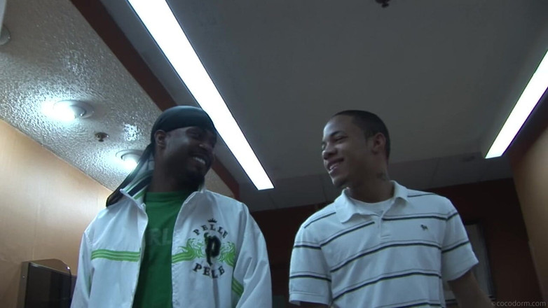 CocoDorm: Elmo Jackson dan Phantom