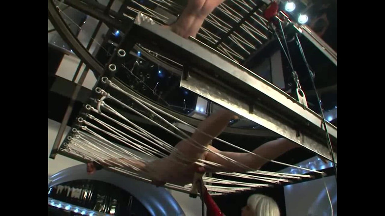 Absolute BDSM films - The original: Mistrovo kruté potěšení s bezmocným submisivním