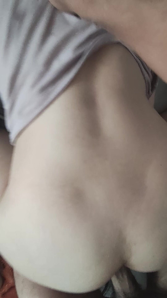 vuana: Skutečná domácí manželka šuká zezadu roztahování zadku a kundičky