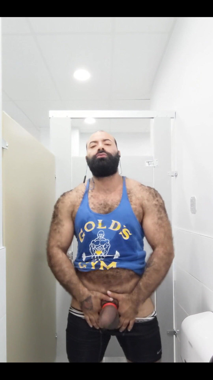 Lobo: Ein befriedigender wichs nach dem training. Ich beschloss, meine ladung...