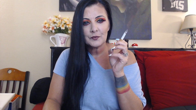 Abby Anna: Intimate smoking in bed