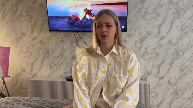 Arisha Mills: Mit der stiefschwester des mädchens wahrheit oder pflicht gespielt und...