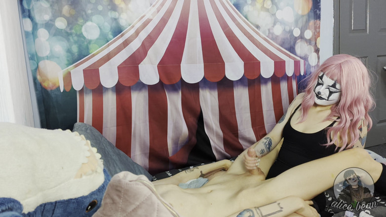 Alice Bean: Cuckles pegging cirkus