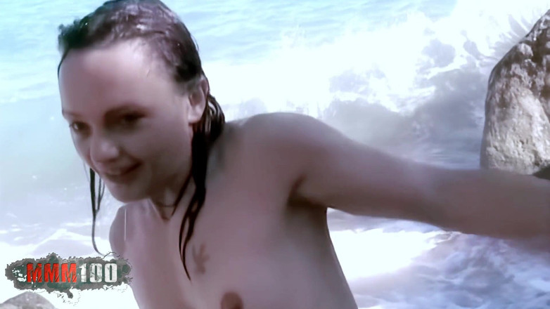 MMM100: Alicya: Skvělá malá Alicya se svléká u moře