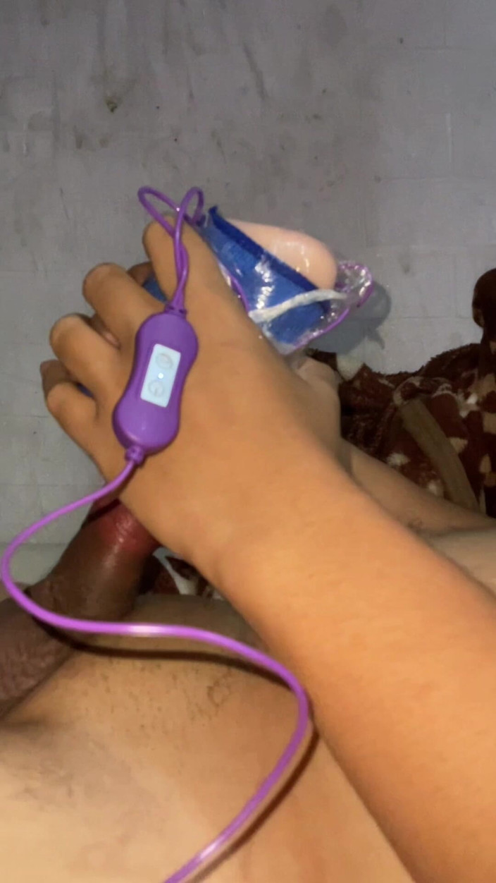 Milky Tata: Scopa sex toy fatto in casa con sborrata.