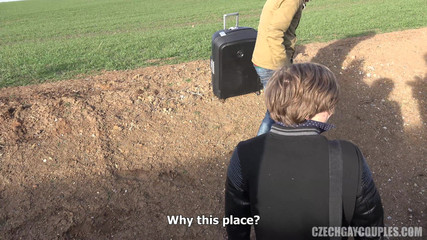 Czech Gay Couples: Çek eşcinsel çiftler 9 havaalanı öfkesi - taze ibneler sikiliyor ve dölle kaplanıyor