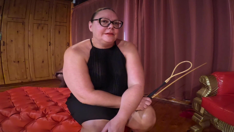 Mistress April: Sự quan sát của người quan sát