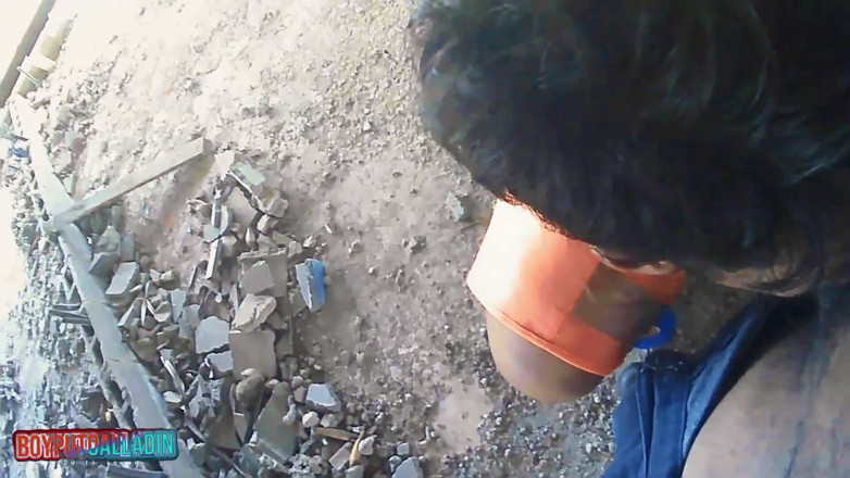 Alladin: I Sucked the Black Guy at the Construction Site.