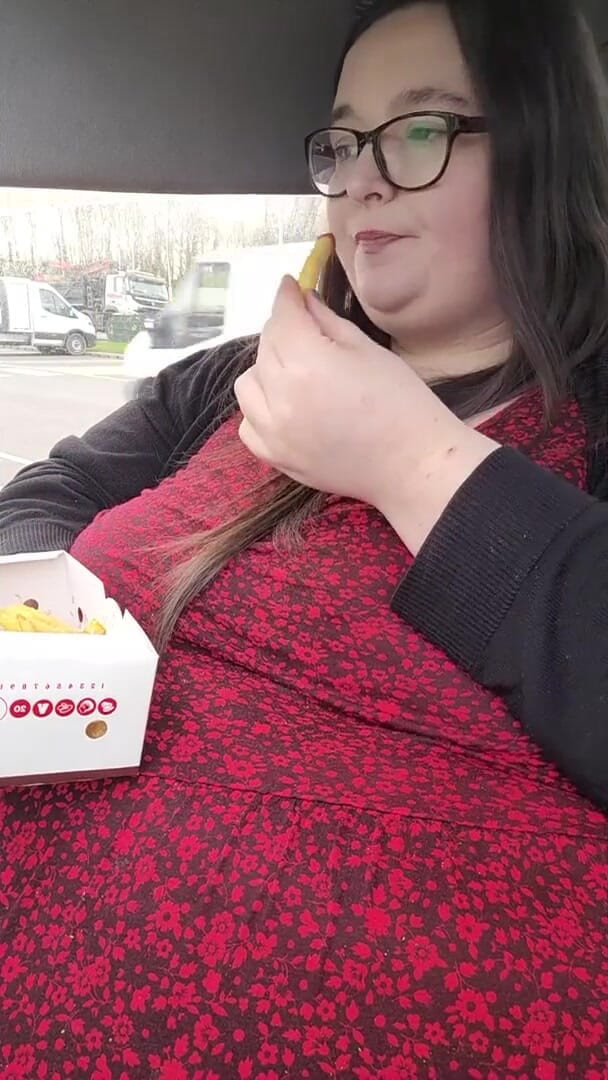 SSBBWLadyBrads: LadyBrads Vs Burger King