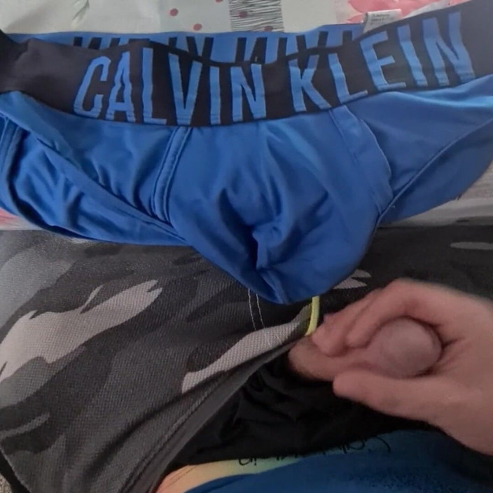 CumShorts: Sperma op ondergoed