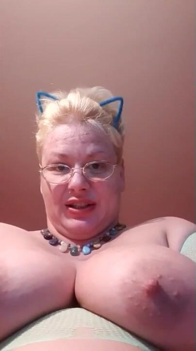 Putarankahotmilf: Недбалий мінет із ділдо, ahegao, гра язиком, плювки, титифук, їзда, брудні розмови