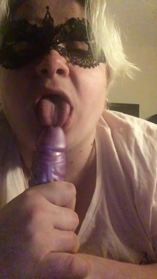 Real homemade BBW BBC porn: Bbwbootyful chupando garganta profunda mi consolador de 12 pulgadas