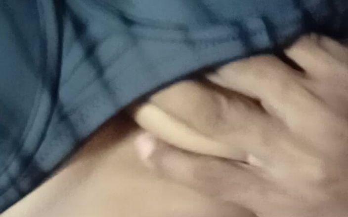 madusanka115: मैं अपनी लड़की को महसूस कर रहा हूं।