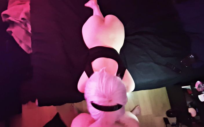 Miss Moons: 2b ama succhiare il cazzo