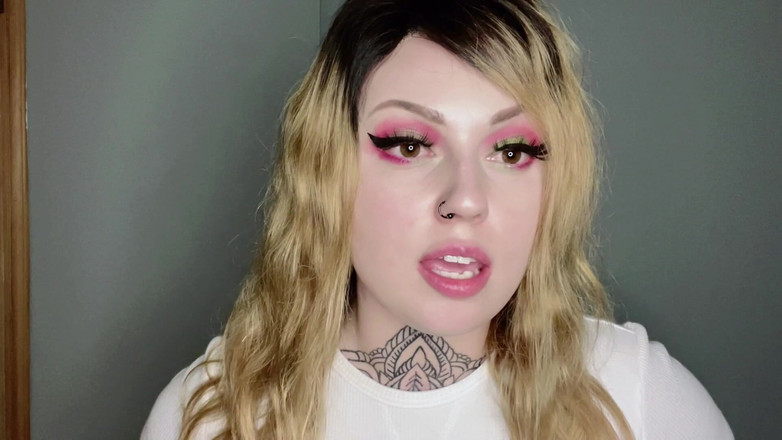 Miss Valentina: शाब्दिक रूप से शौचालय