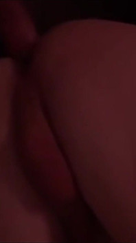 큰 아랍 자지를 제공하는 러시아 Tgirl의 구멍이 뚫렸어