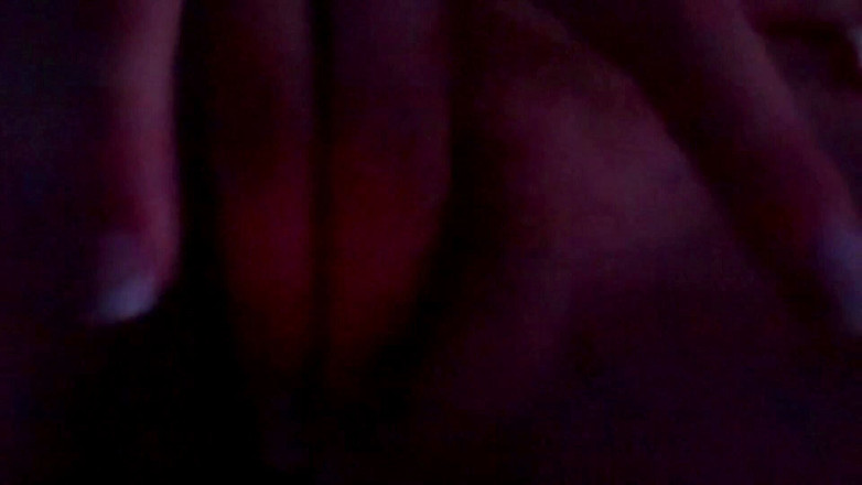 Leon Lambert Girls Twerk Parties CFNM: Блондинка-тінка мастурбує вібратором крупним планом