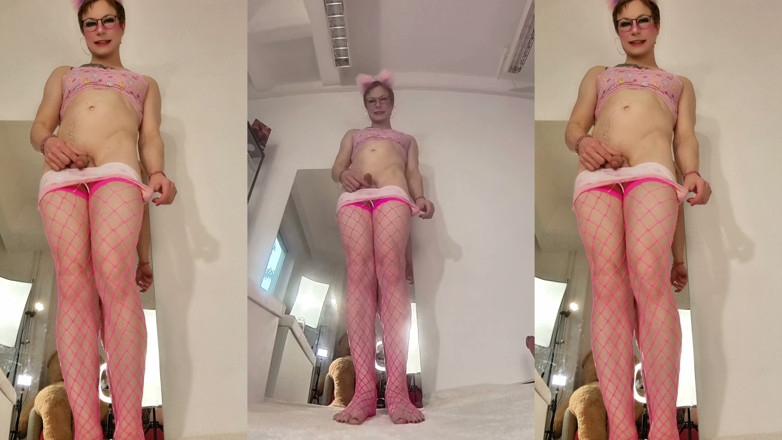 Sissy Adventures: Kencing Femboy