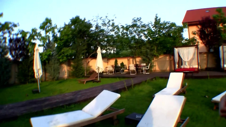 Fuck Cumshot Party: Pesta ngentot liar grup seks didobel penetasi di luar ruangan