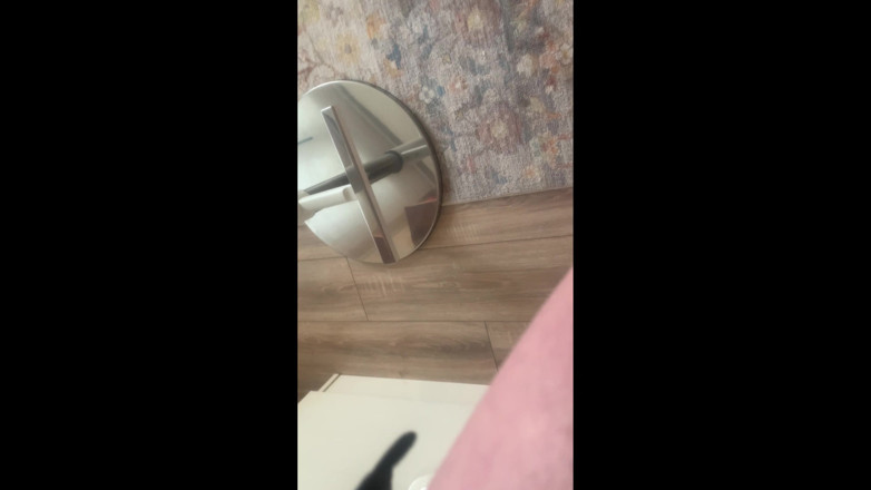 cd_aysemmm: J’ai touché la bite d’un inconnu dans un bar gay.