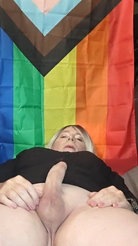 Nikki wciąż w trasie