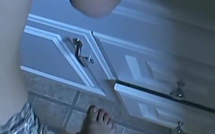 Homegrown Handjob: Trinity的完美打手枪