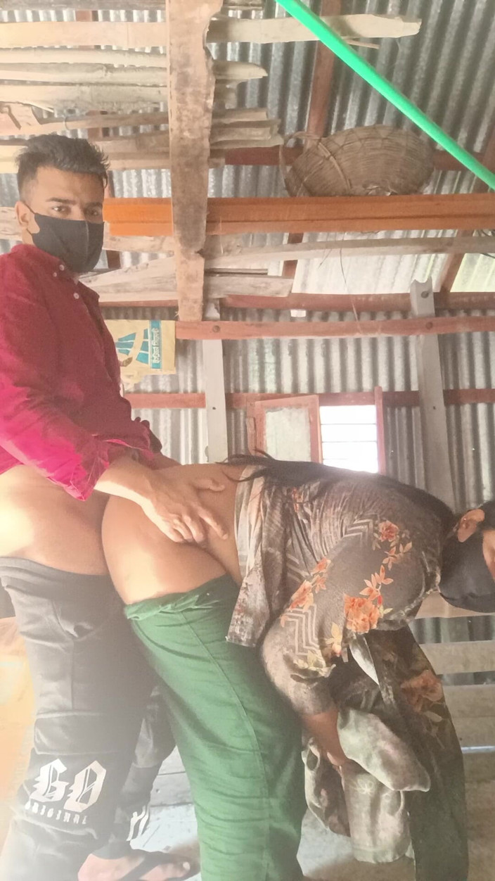 Raselxxx: Rakaman video xxx Bangla 1