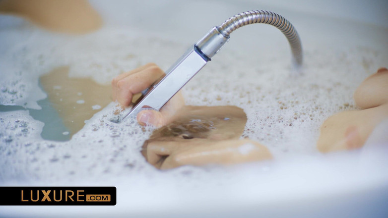 Luxure: 친구 사이에 공유된 판타지