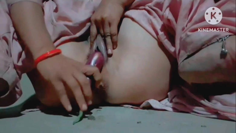 TricolorMusic3: Young Girl College Bitch Girl Real Masturbation with Eggplant