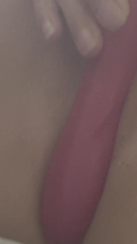 Me masturbo mi mojado coño