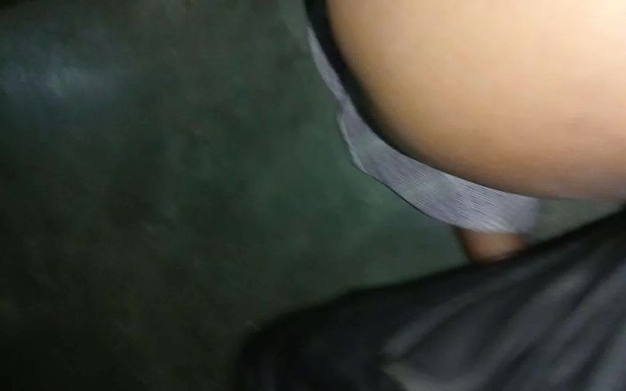 Pooja Sexy: 義理の妹が義理の兄をセックスに誘惑する