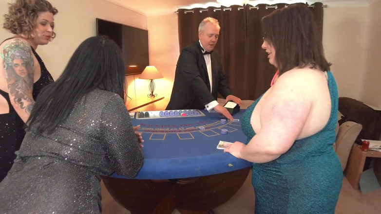 MattyFacial: Casino blackjack chupando y follando
