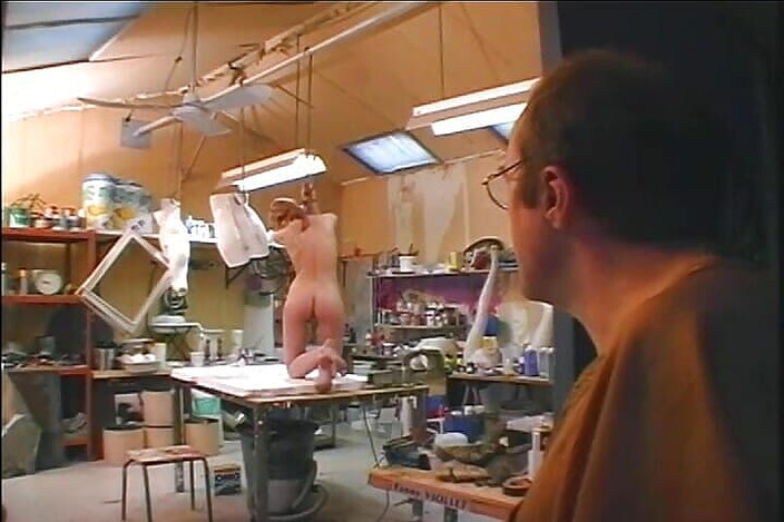 Porno kino: Německá kočka se zavázanýma očima potěšena jejími surovými šukači v POV