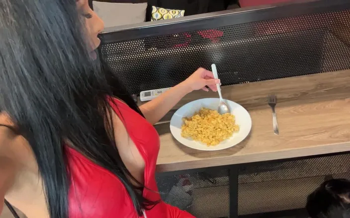 Femdom Austria: Femdom Podcast Feeding