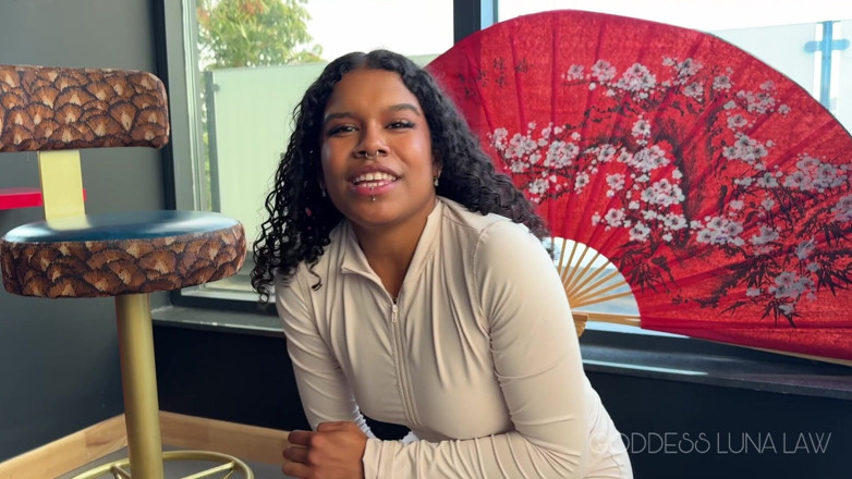 Goddess Luna Law: Sniff My Feet or Ill Scream Ebony Goddess Luna Law...